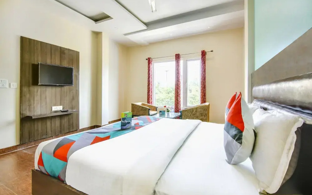 Gayatri Palace by OYO Rooms