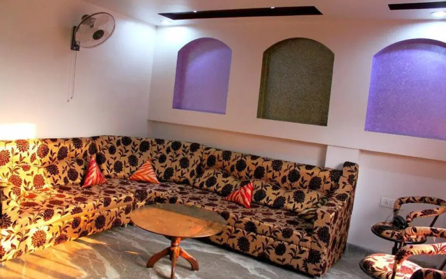 OYO 16216 Aanchal Residency