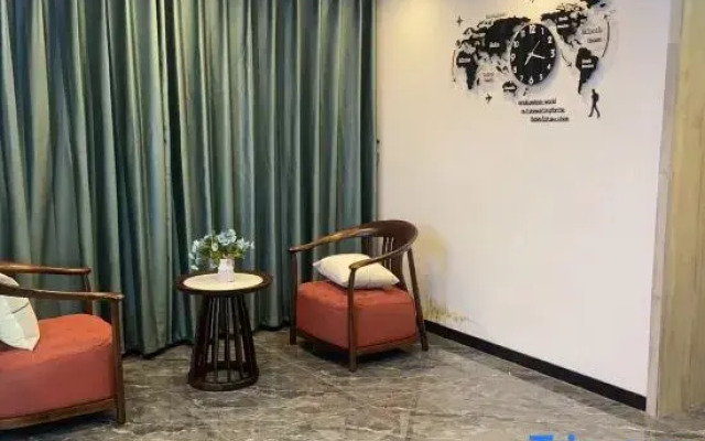 Yuequan Theme Hotel (Beijing Yongtaizhuang Subway Station)