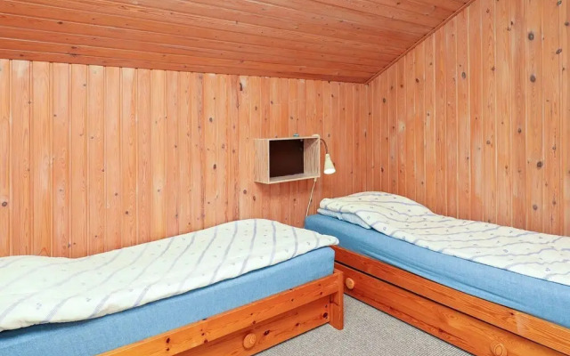 6 Person Holiday Home in Albaek