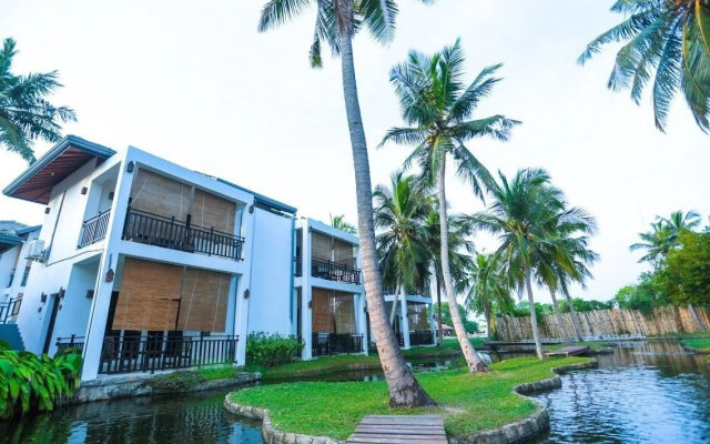Отель Amaluna Resorts