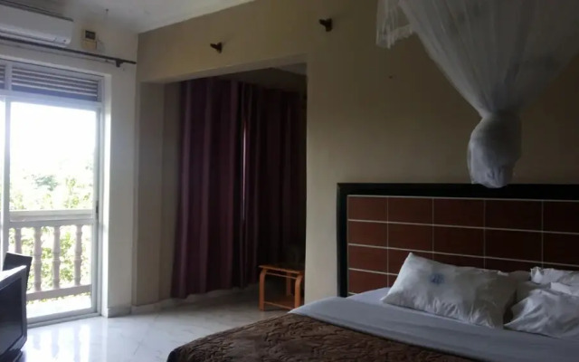Pauline Hotel