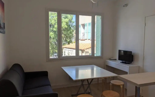 Appartement au cœur de cassis vue sur le parc