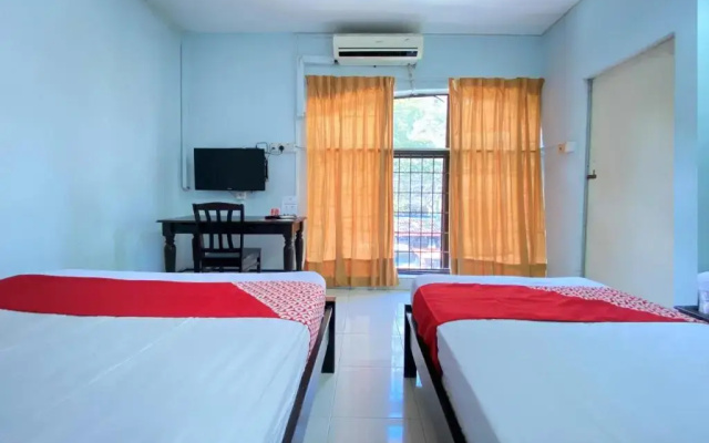 OYO 90159 Zahaar Hotel