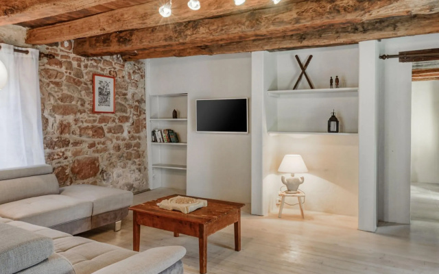 Peaceful Holiday Home in Teillots with Private Pool