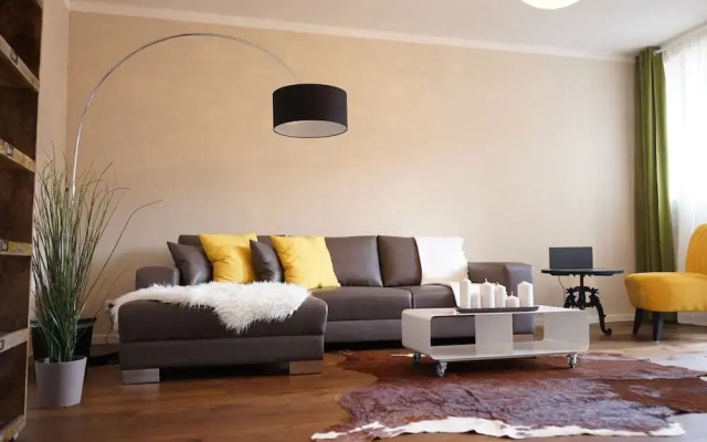 YoHome - Stylish New City Apartment