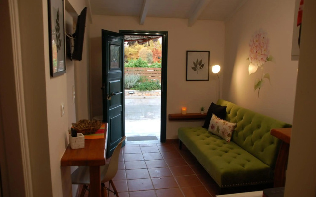 Domenica Apts II