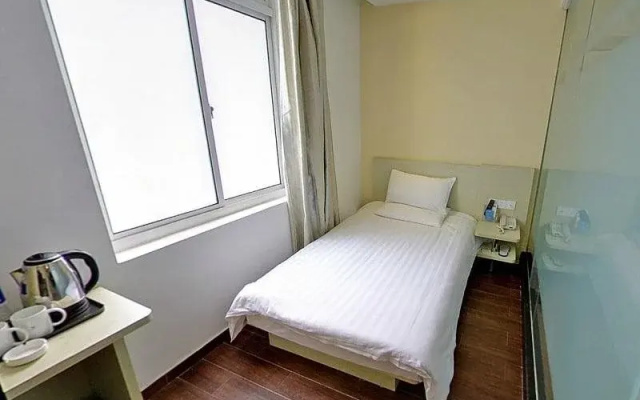 Hanting Express Shanghai Zhizaoju Road