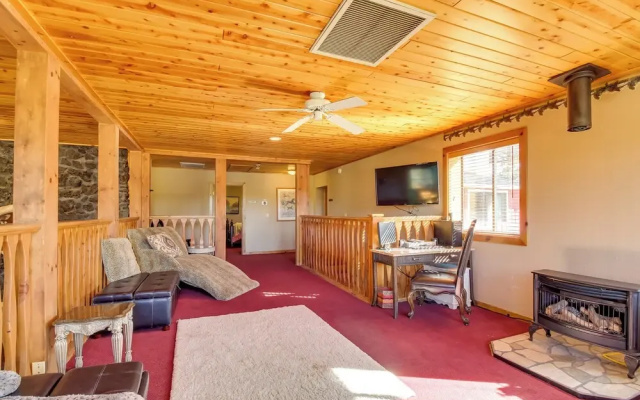 Near Sitgreaves Natl Park: High Country Farmhouse