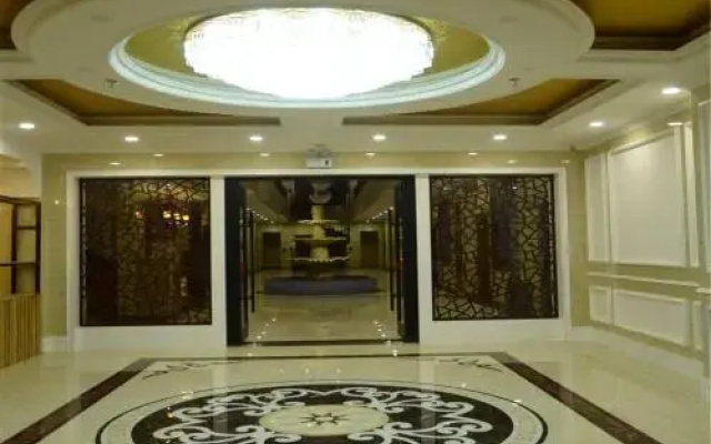 Golden Wheel Hotel