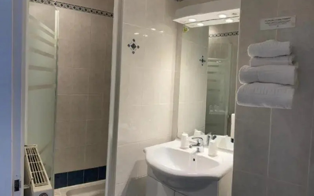 Logis Hotel Restaurant Annecy Nord / Argonay
