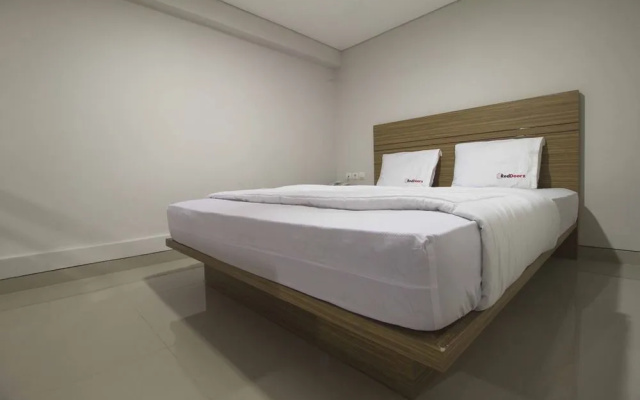RedDoorz Plus @ Cibogo Bawah 2