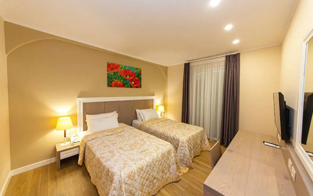 F&m Hotel