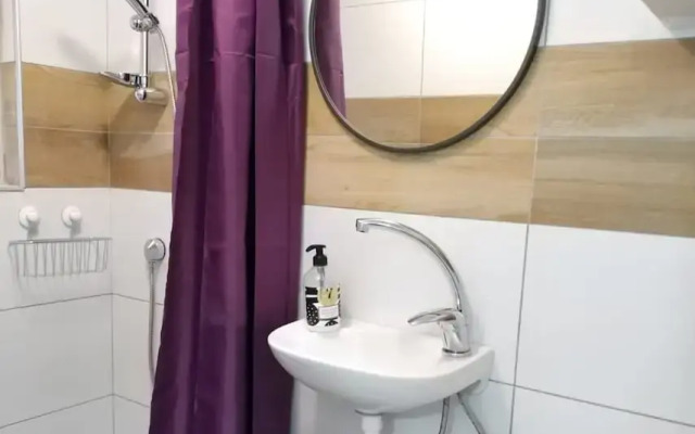 Keren Kayemet Rehavia 1BR Apart for4
