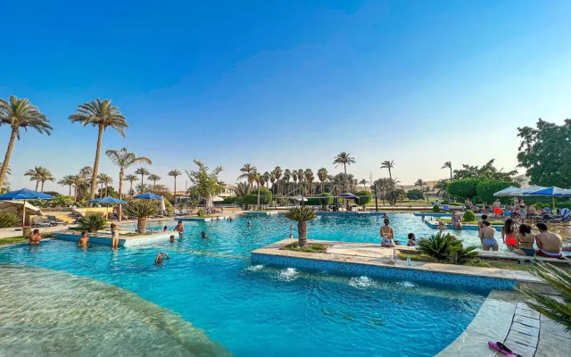 Sakkara Country Club