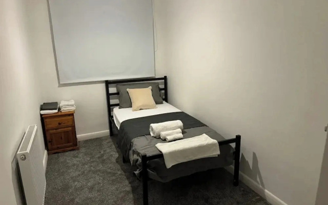 Riverside Retreat in Staines-upon-thames