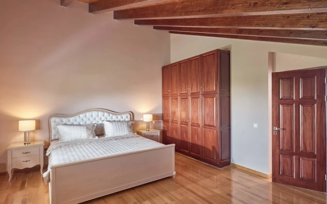 Mont Bleu Luxury Villa
