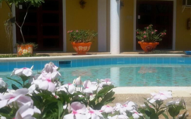 Hanbee's Flower Garden Resort