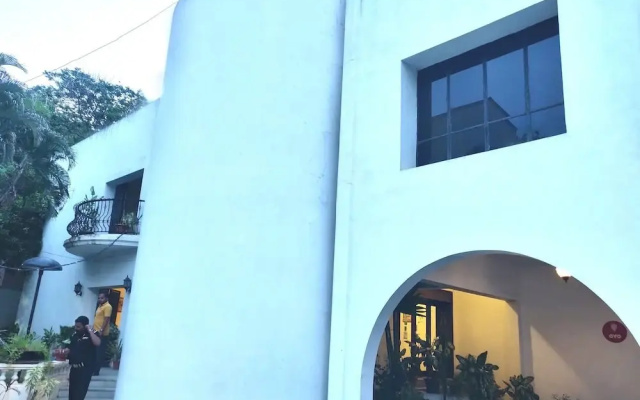 Hotel Guest Inn Suites