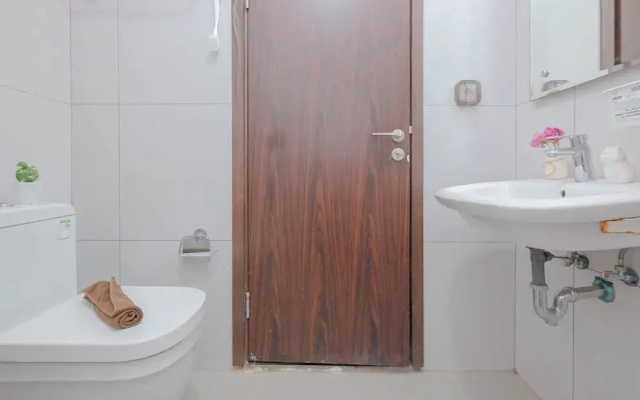 Minimalist Studio At Apartment Lrt City Bekasi