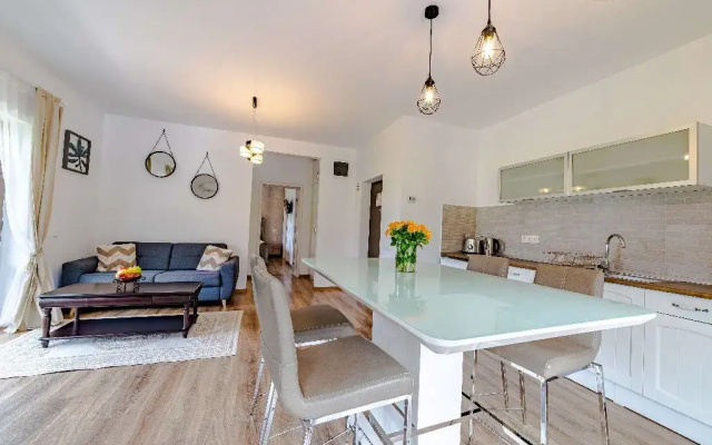 Yael Apartments