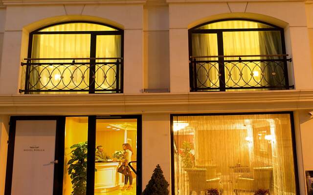 Hotel Perula вид на фасад