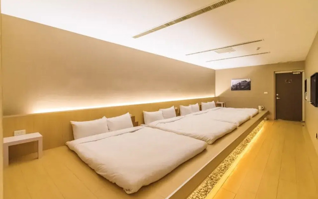 Goldmine Hotel