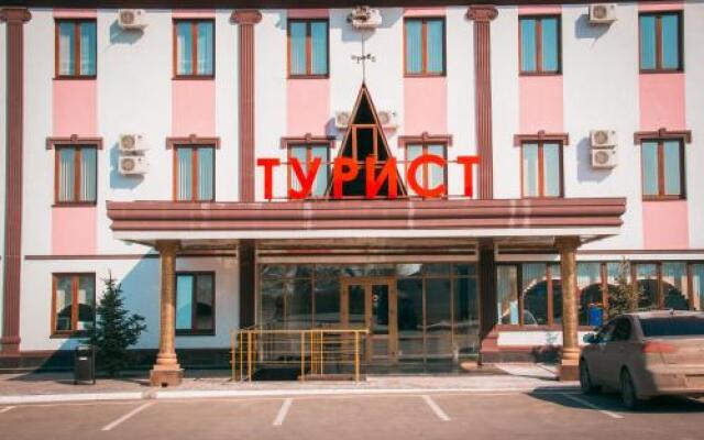 Гостиница Turist Hotel в Саратове отзывы, цены и фото номеров - забронировать гостиницу Turist Hotel онлайн Саратов вид на фасад