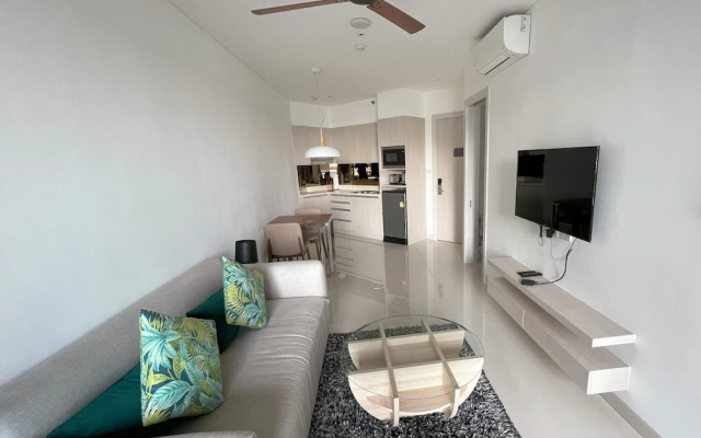 Modern apartment at Cassia by Lofty