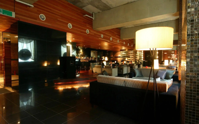 Hotel M