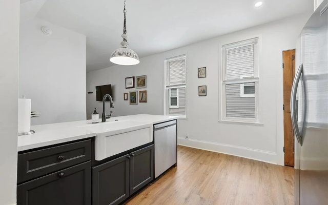 Morrill Modern Retreat Desirable Marion Village!