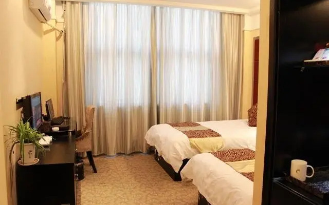 Sunshine Hotel Fourseasons