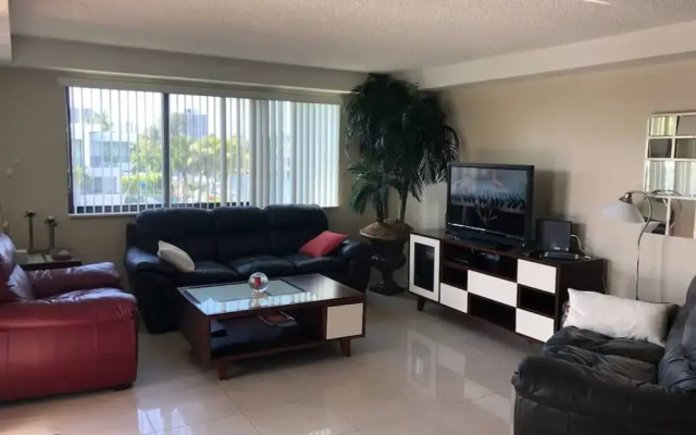 Golden Isles Suite 315