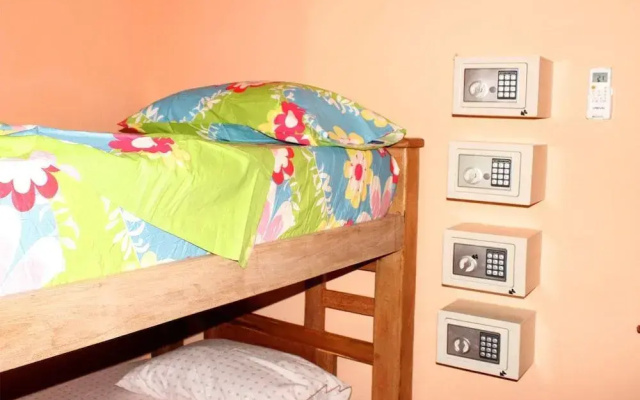 Hostal Happy Day - Hostel