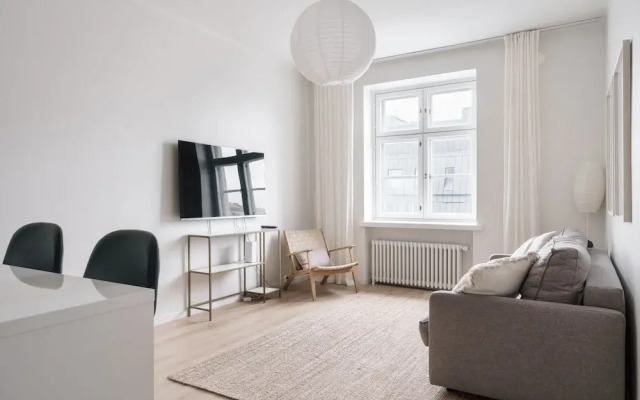 Modern Top-Floor Apt. in Helsinki