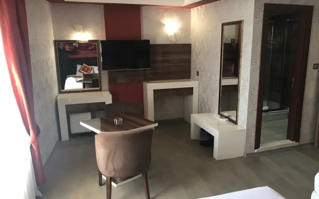 Ozcelik Hotel