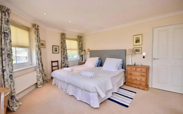 Solent Landing No 16 Beach Retreat