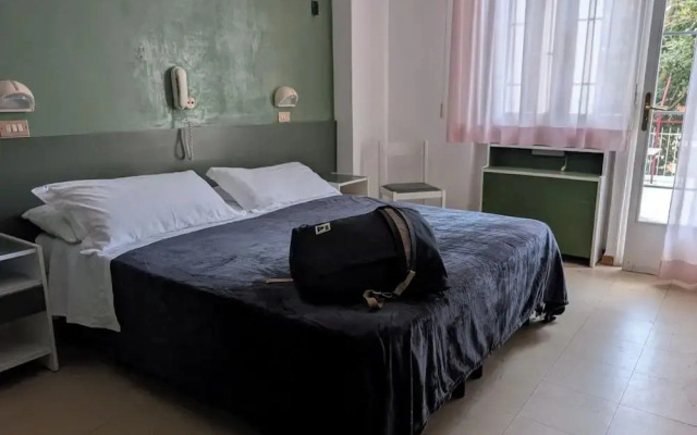 Hotel Plaza Rooms & Coffee - Adults Friendly