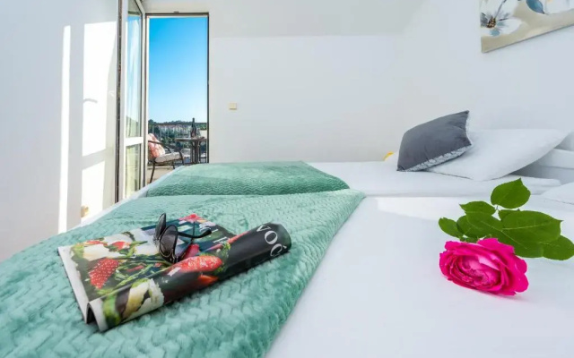 South Wind Apartments