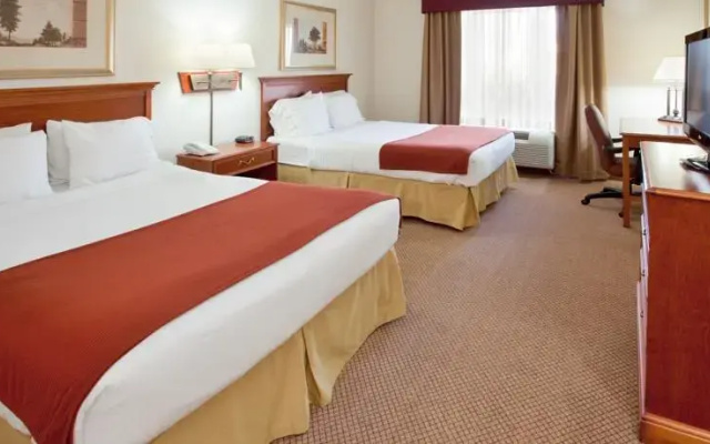 Baymont Inn & Suites Highland