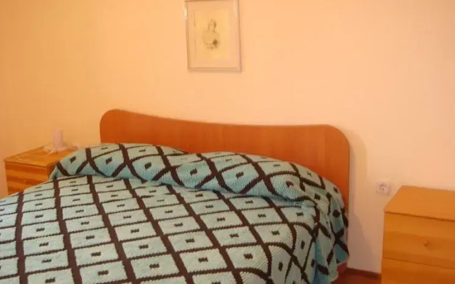 Balatoni Lakófalu
