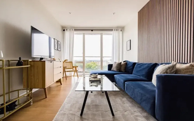 The Limehouse Classic - Endearing 2BDR Flat with Balcony