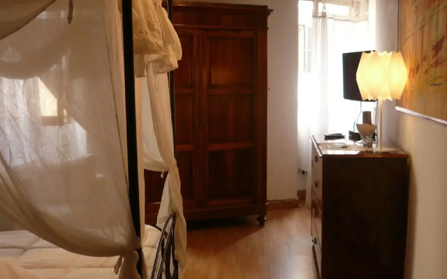RomAntique Suites