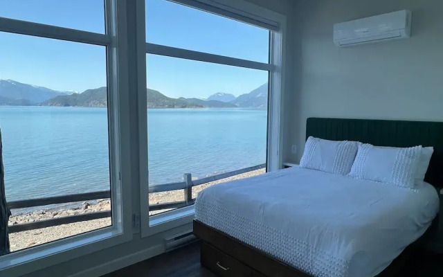 The Lodge on Harrison Lake