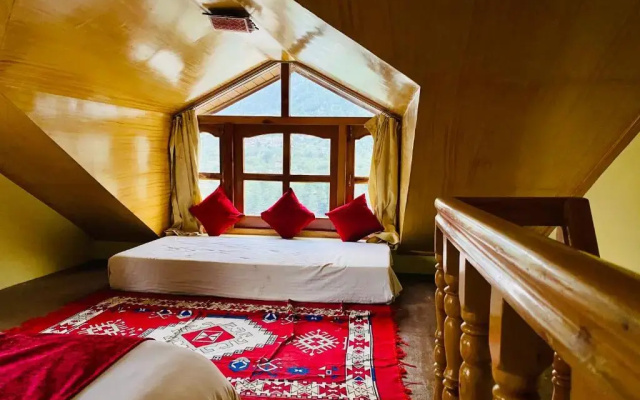 Snow Clad Riverview Hotel & Resort, Manali