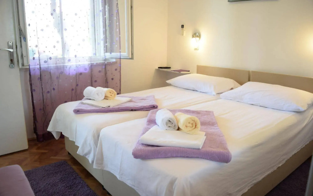 Jele Rooms