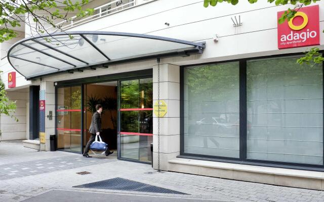 Отель Aparthotel Adagio la Defense le Parc вид на фасад