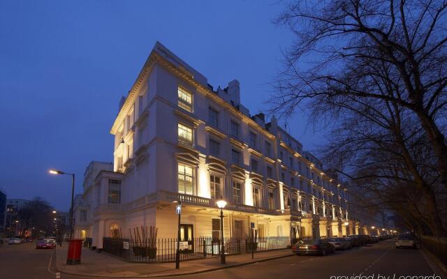 Caesar Hotel вид на фасад
