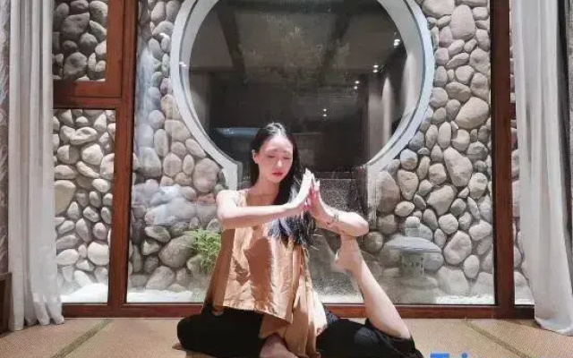 Taoshe Resort Hotel (People's Square Taoyangli Scenic Area Branch)