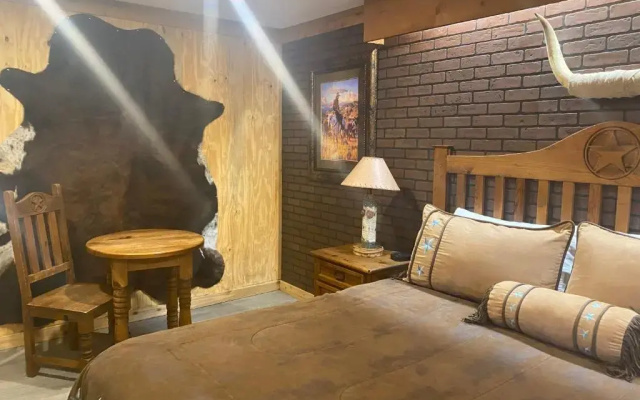 Deluxe Big Texan Multi Suite